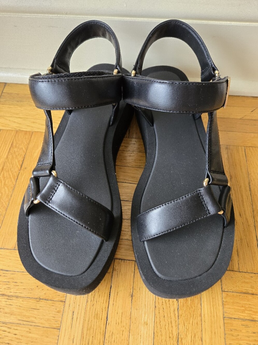 Brand New Tory Burch Black Strappy Sandals - Sleek Everyday Comfort
